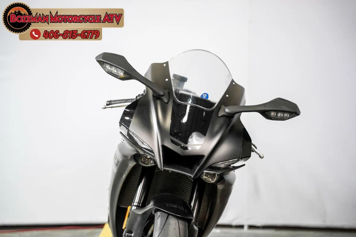 2021 YAMAHA YZF-R1