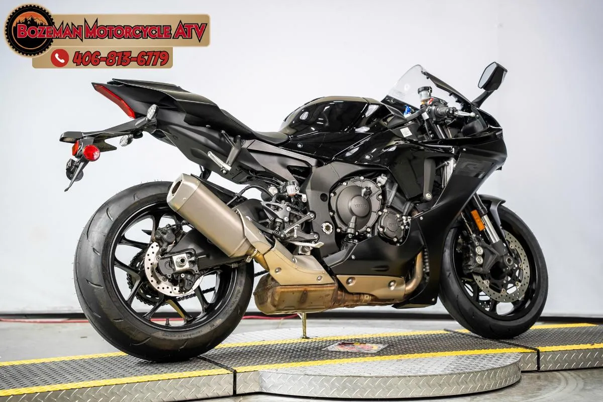 2021 YAMAHA YZF-R1