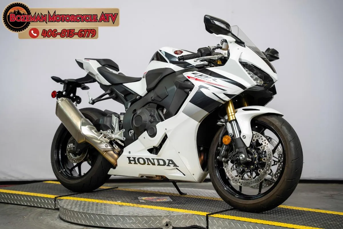 2025 HONDA CBR1000RR alt