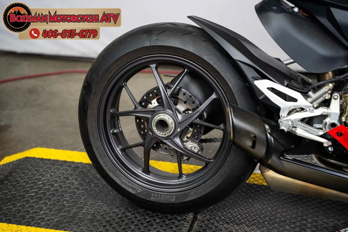 2023 DUCATI PANIGALE V2
