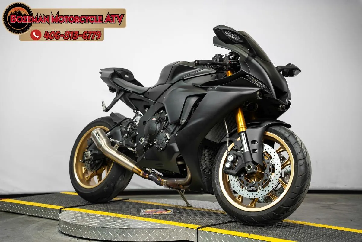 2022 YAMAHA YZF-R1 alt